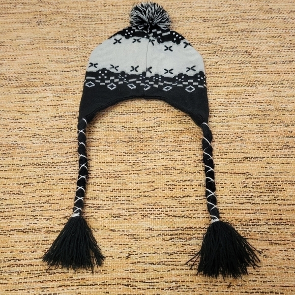 THE Nightmare Before Christmas Knit Hat - Picture 4 of 5
